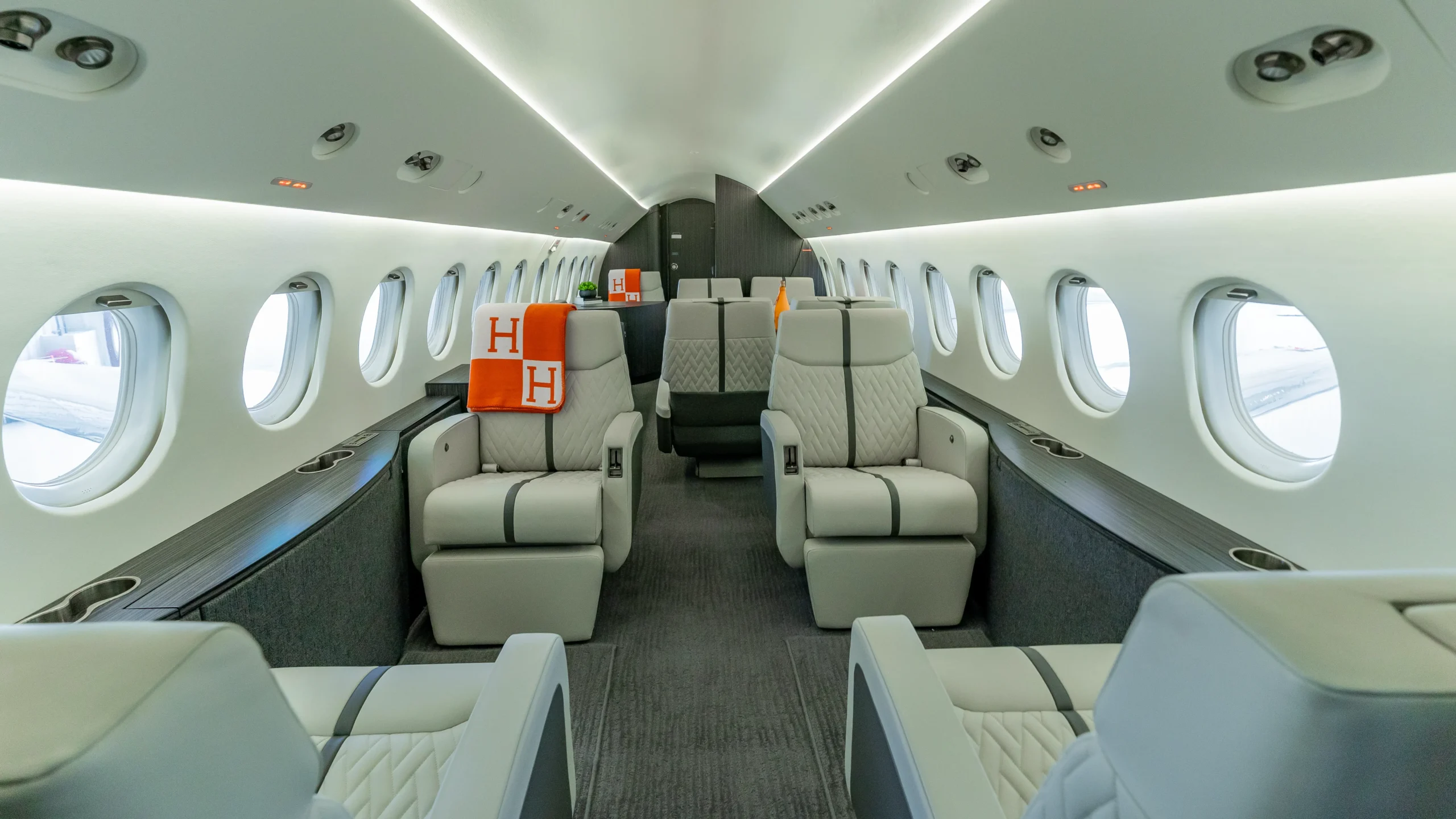 Falcon 900B cabin — forward lounge